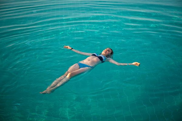 Comment un jeu d'aventure historique peut-il intégrer des éléments de culture et de langue pour une expérience immersive?